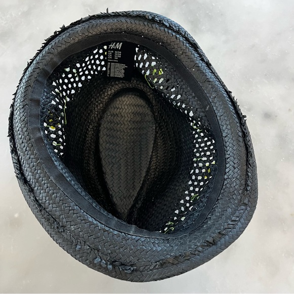Black straw fedora like hat styled with honey bees. M - Picture 5 of 5
